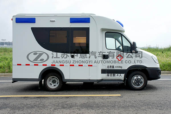中意SZY5045XJHN2依維柯歐勝方艙救護(hù)車