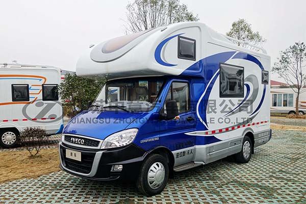 中意SZY5045XLJN5雙拓展依維柯C型房車