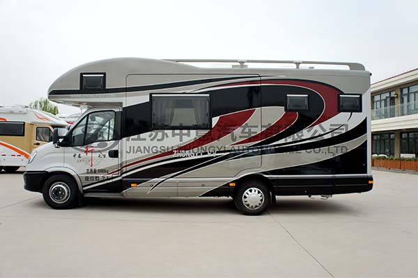 中意SZY5060XLJN依維柯三擴(kuò)展房車