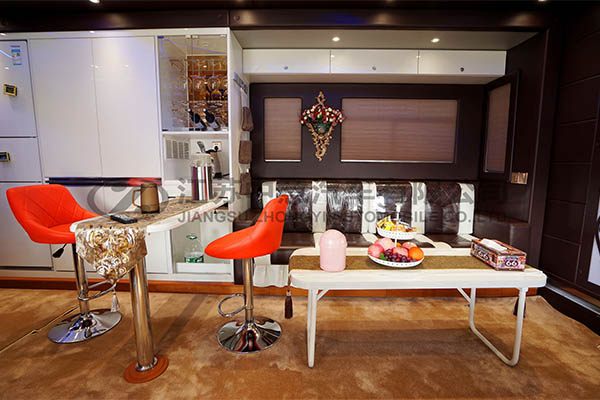 中意SZY5220XLJ紅巖房車