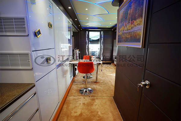 中意SZY5220XLJ紅巖房車