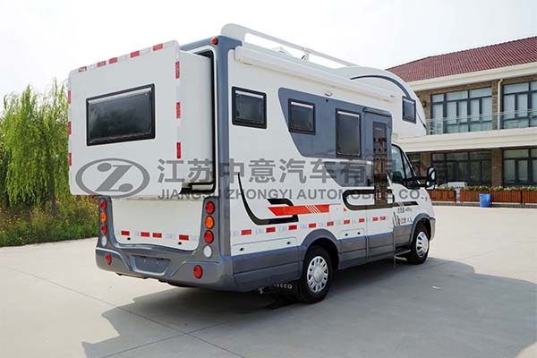 中意SZY5045XLJN2歐勝雙拓展自動(dòng)擋依維柯C型房車(chē)