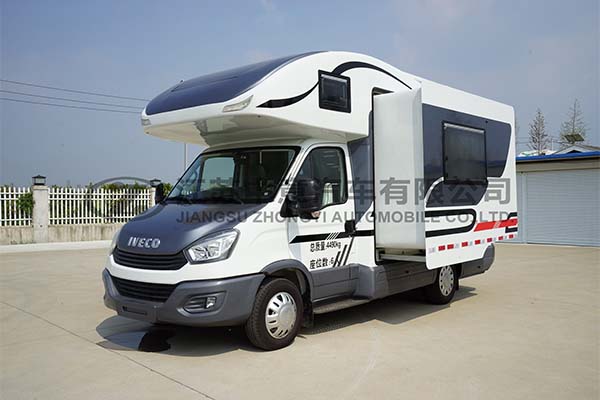 中意SZY5045XLJN2歐勝雙拓展自動擋依維柯C型房車