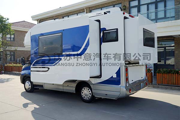 中意SZY5045XLJ進(jìn)口自動擋雙拓展依維柯C型房車