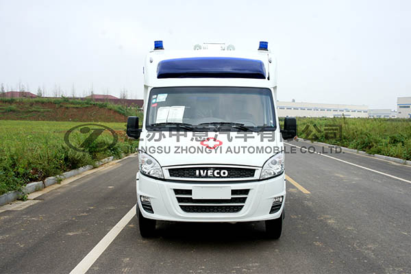 中意SZY5045XJHN2依維柯歐勝方艙救護車
