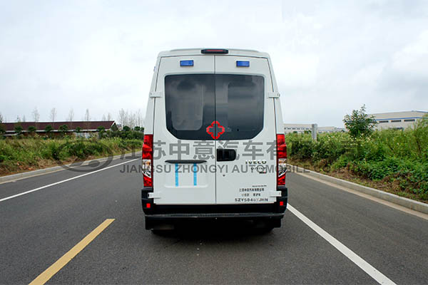 中意SZY5040XJHN依維柯救護車