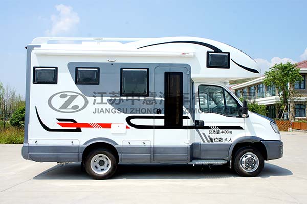 中意SZY5045XLJN2歐勝單拓展自動(dòng)擋依維柯C型房車