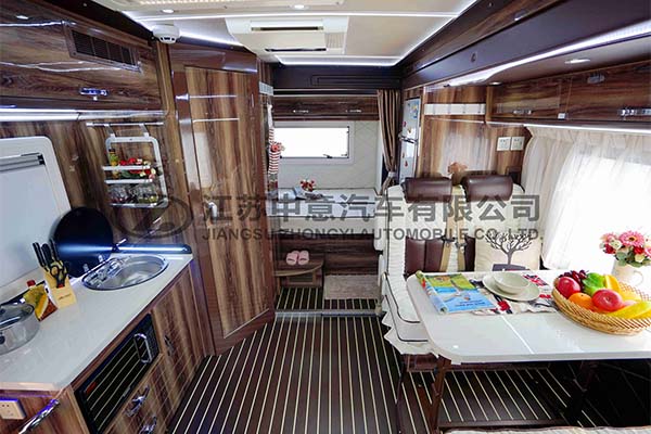 中意SZY5045XLJN2歐勝雙拓展自動擋依維柯C型房車