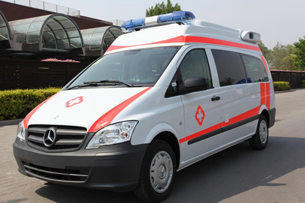 奔馳救護車
